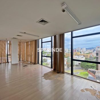 Sala para alugar com 95m² no bairro Santana em Porto Alegre