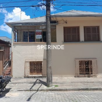 Casa para alugar com 90m², 3 quartos, 1 vaga no bairro São Pelegrino em Caxias do Sul