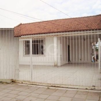 Casa à venda com 150m², 3 quartos, 2 vagas no bairro Tristeza em Porto Alegre