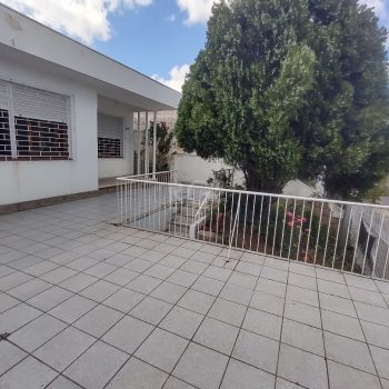 Casa à venda com 135m², 3 quartos, 1 vaga no bairro Medianeira em Porto Alegre