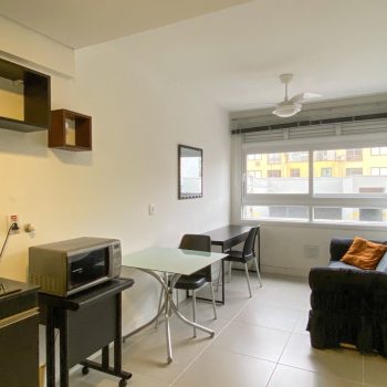 Apartamento à venda com 31m², 1 quarto, 1 vaga no bairro Centro Histórico em Porto Alegre