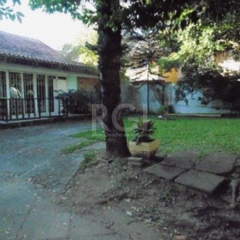 Casa à venda com 680m², 4 quartos, 1 suíte, 6 vagas no bairro Ipanema em Porto Alegre