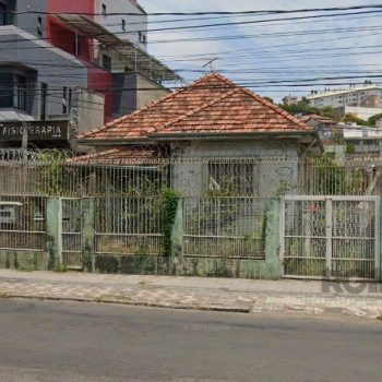 Casa à venda com 192m², 3 quartos, 3 vagas no bairro Medianeira em Porto Alegre