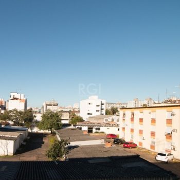 Apartamento à venda com 77m², 3 quartos, 1 vaga no bairro Passo d'Areia em Porto Alegre