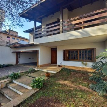 Casa à venda com 420m², 4 quartos, 1 suíte, 5 vagas no bairro Santa Tecla em Porto Alegre