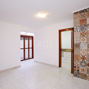 Apartamento à venda com 70m², 1 quarto, 1 suíte, 1 vaga no bairro Santa Cecília em Porto Alegre