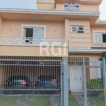 Casa à venda com 187m², 3 quartos, 1 suíte, 2 vagas no bairro Ipanema em Porto Alegre