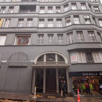 Conjunto/Sala à venda com 99m² no bairro Centro Histórico em Porto Alegre