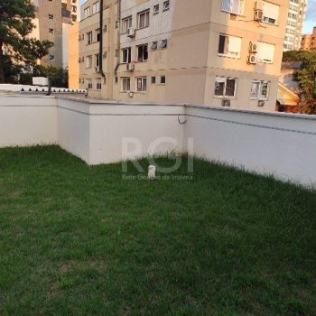 Apartamento à venda com 71m², 2 quartos, 1 suíte, 2 vagas no bairro Petrópolis em Porto Alegre