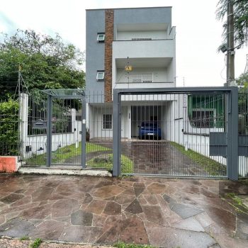 Casa à venda com 193m², 3 quartos, 2 suítes, 3 vagas no bairro Ipanema em Porto Alegre