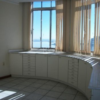 Conjunto/Sala à venda com 70m² no bairro Centro Histórico em Porto Alegre