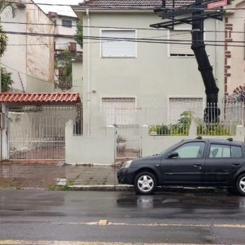 Casa à venda com 170m², 3 quartos, 2 vagas no bairro Menino Deus em Porto Alegre