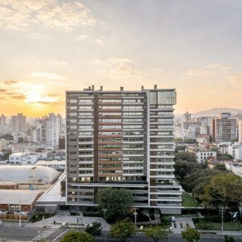 Apartamento à venda com 173m², 4 quartos, 3 suítes, 3 vagas no bairro Menino Deus em Porto Alegre