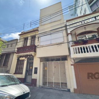 Casa à venda com 190m², 4 quartos, 1 vaga no bairro Centro Histórico em Porto Alegre