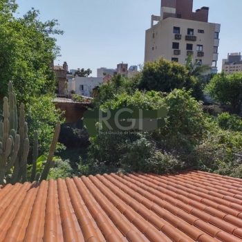 Casa à venda com 181m², 4 quartos, 1 vaga no bairro Rio Branco em Porto Alegre