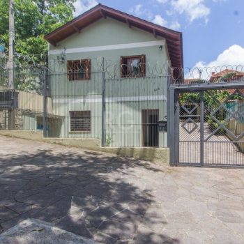 Casa à venda com 510m², 5 quartos, 1 suíte, 10 vagas no bairro Glória em Porto Alegre