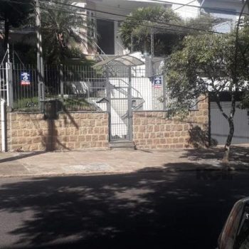 Casa à venda com 350m², 3 quartos, 1 suíte no bairro Petrópolis em Porto Alegre