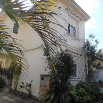 Casa à venda com 159m², 3 quartos, 3 vagas no bairro Menino Deus em Porto Alegre