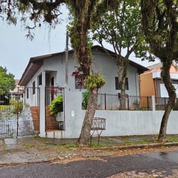 Casa à venda com 130m², 3 quartos, 2 vagas no bairro Tristeza em Porto Alegre