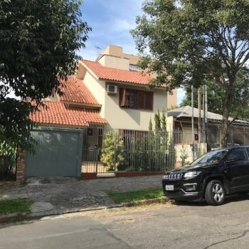 Casa à venda com 150m², 3 quartos, 2 vagas no bairro Partenon em Porto Alegre