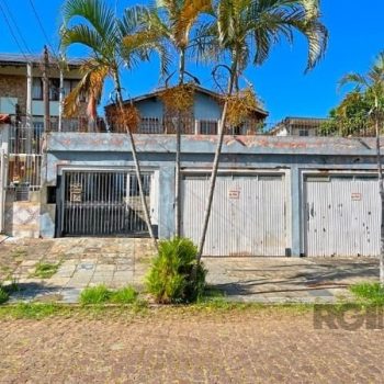 Casa à venda com 536m², 4 quartos, 1 suíte, 5 vagas no bairro Tristeza em Porto Alegre