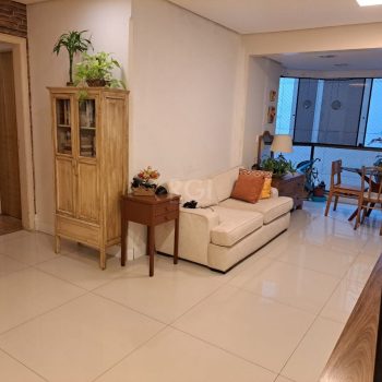 Apartamento à venda com 105m², 3 quartos, 1 suíte, 1 vaga no bairro Menino Deus em Porto Alegre