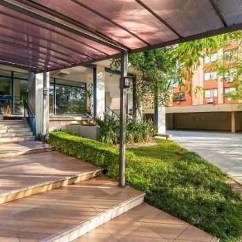 Apartamento à venda com 107m², 3 quartos, 1 suíte, 1 vaga no bairro Moinhos de Vento em Porto Alegre