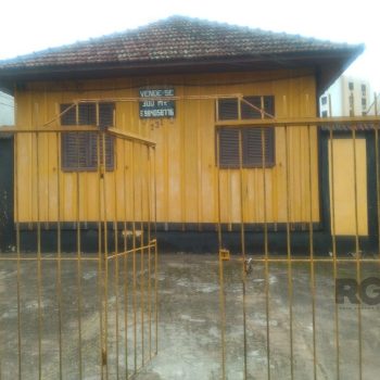 Casa à venda com 300m², 1 quarto, 1 vaga no bairro Jardim Itu em Porto Alegre