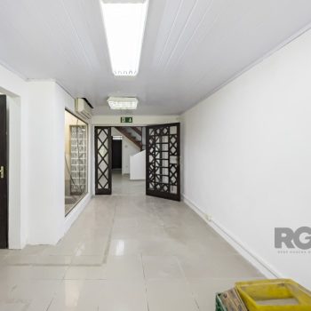 Casa à venda com 190m², 3 quartos, 1 vaga no bairro Moinhos de Vento em Porto Alegre