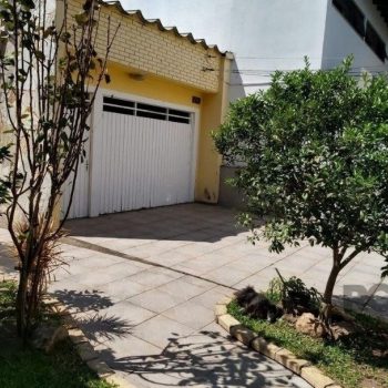 Casa à venda com 200m², 4 quartos, 4 vagas no bairro Passo d'Areia em Porto Alegre