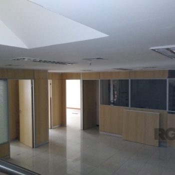 Conjunto/Sala à venda com 200m² no bairro Centro Histórico em Porto Alegre