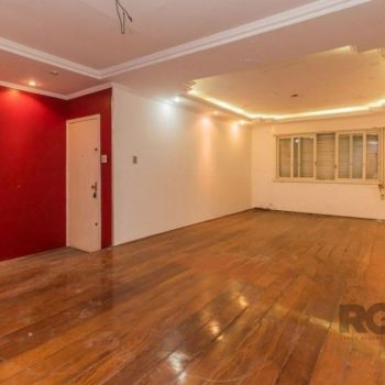 Casa à venda com 220m², 3 quartos, 1 suíte, 4 vagas no bairro Petrópolis em Porto Alegre