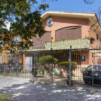 Casa à venda com 448m², 7 quartos, 3 suítes, 8 vagas no bairro Santana em Porto Alegre