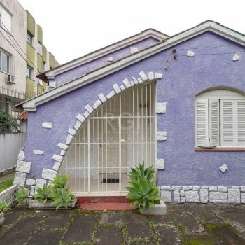 Casa à venda com 374m², 5 quartos, 10 vagas no bairro Petrópolis em Porto Alegre