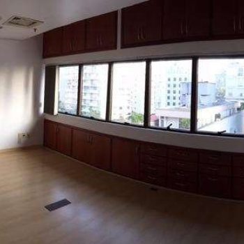 Conjunto/Sala à venda com 33m², 1 vaga no bairro Moinhos de Vento em Porto Alegre