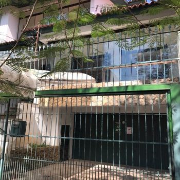 Casa à venda com 417m², 4 quartos, 2 suítes, 1 vaga no bairro Jardim Lindóia em Porto Alegre