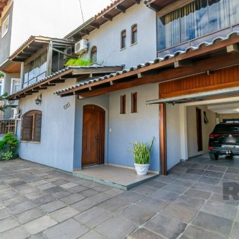 Casa à venda com 288m², 4 quartos, 1 suíte, 4 vagas no bairro Jardim Planalto em Porto Alegre