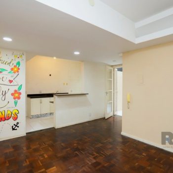 Apartamento à venda com 61m², 2 quartos, 1 vaga no bairro Auxiliadora em Porto Alegre