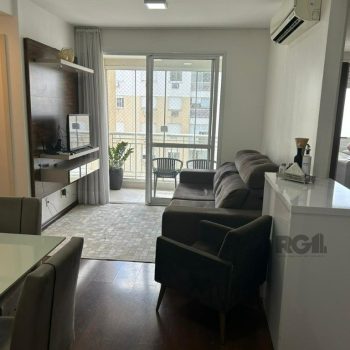 Apartamento à venda com 62m², 2 quartos, 1 suíte, 1 vaga no bairro Vila Ipiranga em Porto Alegre