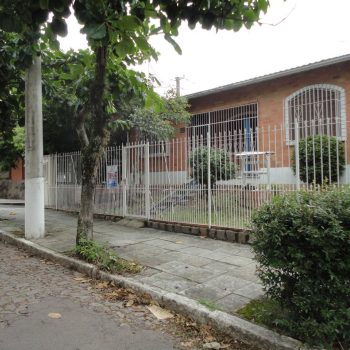 Casa à venda com 306m², 3 quartos, 1 suíte, 1 vaga no bairro Vila Ipiranga em Porto Alegre