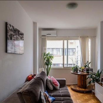 Apartamento à venda com 70m², 2 quartos no bairro Centro Histórico em Porto Alegre