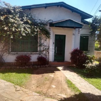 Casa à venda com 300m², 3 quartos no bairro Medianeira em Porto Alegre