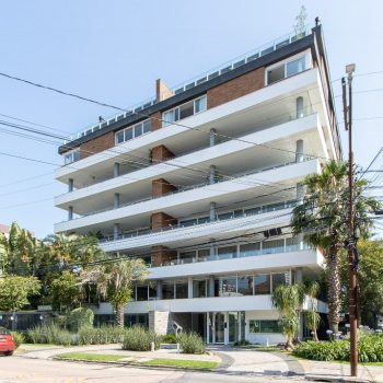 Apartamento à venda com 230m², 3 quartos, 3 suítes, 3 vagas no bairro Menino Deus em Porto Alegre