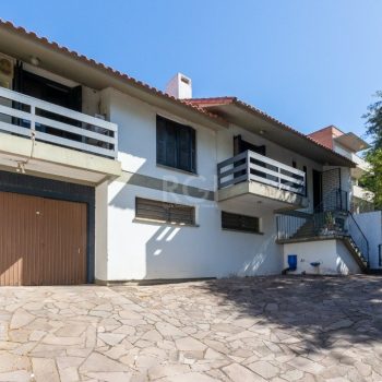 Casa à venda com 286m², 2 quartos, 1 suíte, 3 vagas no bairro Santa Tereza em Porto Alegre