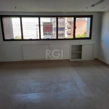 Conjunto/Sala à venda com 36m², 1 vaga no bairro Rio Branco em Porto Alegre