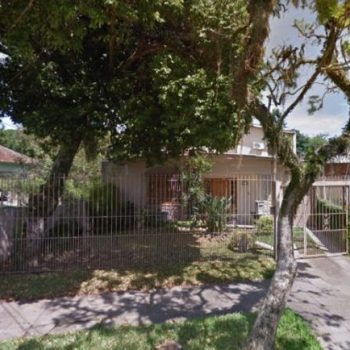 Casa à venda com 200m², 4 quartos, 1 suíte, 4 vagas no bairro Ipanema em Porto Alegre