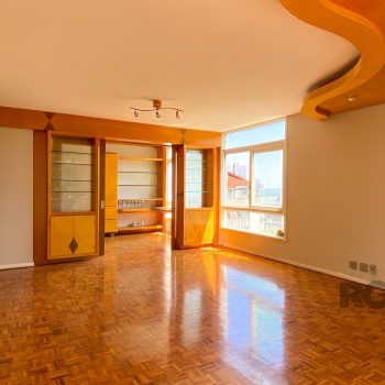 Apartamento à venda com 194m², 3 quartos, 1 suíte, 1 vaga no bairro Moinhos de Vento em Porto Alegre