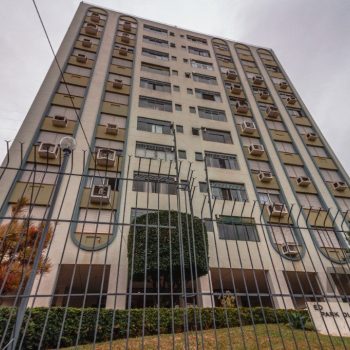 Apartamento à venda com 77m², 2 quartos, 1 vaga no bairro Medianeira em Porto Alegre