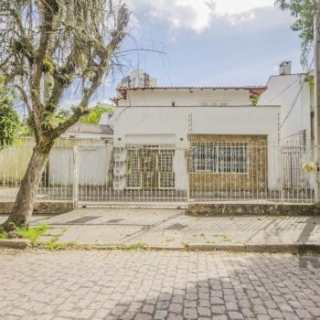 Casa à venda com 250m², 4 quartos, 1 suíte, 8 vagas no bairro Passo d'Areia em Porto Alegre