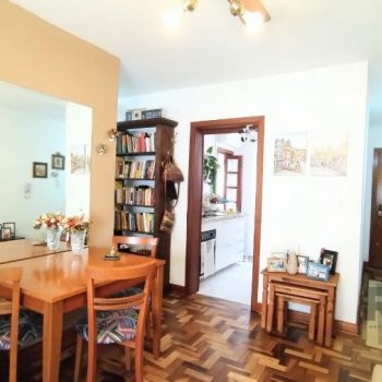 Apartamento à venda com 74m², 3 quartos no bairro Vila Ipiranga em Porto Alegre